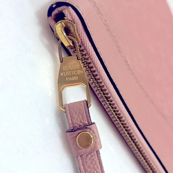 🌷LOUIS VUITTON Monogram Empreinte Leather Pouch - Picture 4 of 12